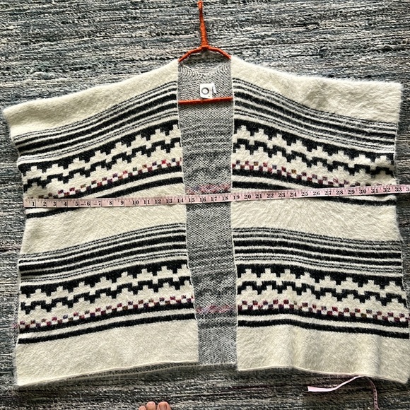 Eyelash Knit Fall Poncho from Anthropologie EUC - Picture 8 of 13